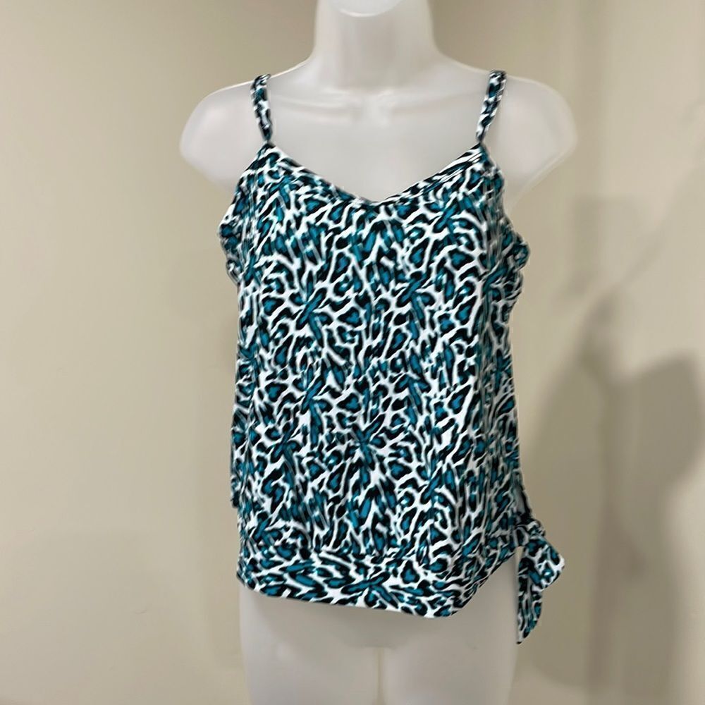 NWOT Jaclyn Smith Leopard Tankini Swim Top.  Size 6 S small